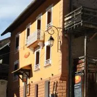 雅克艾文莉酒店，位于艾吉耶的酒店