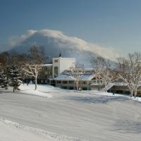 二世古绿叶休闲度假村，位于二世古二世谷度假村滑雪场的酒店