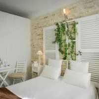 Logis Hôtel Restaurant l'Auberge Normande，位于卡朗唐的酒店