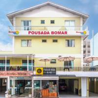 Pousada Bomar Bombinhas，位于邦比尼亚斯博巴斯的酒店