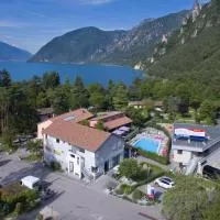 Glamping Resort Rio Vantone，位于科奥恩的酒店