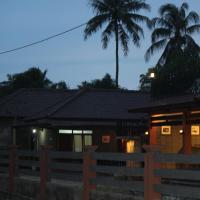 亚马逊简易别墅&小屋假日公园，位于巴图卡拉Cijulang Nusawiru Airport - CJN附近的酒店