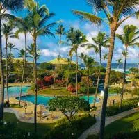 2417 at Oceanfront Resort Lihue Kauai Beach Drive Private Condo，位于利胡埃的酒店