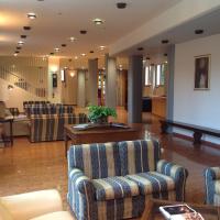 奥斯皮塔里塔圣托马索德阿基诺酒店，位于博洛尼亚桑托·斯特凡诺的酒店