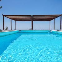 Villa M - Villa with private pool and yard，位于Anatolí的酒店