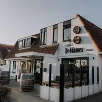 Hotel De4dames，位于斯希蒙尼克奥赫的酒店