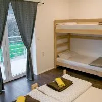 Wine Hill Hostel，位于Desinić的酒店