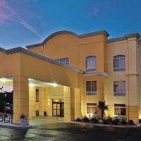 佛罗伦萨拉昆塔套房酒店，位于佛罗伦萨哈茨维尔区域机场 - HVS附近的酒店