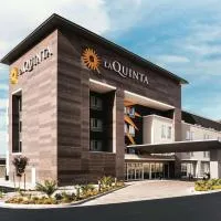 威尔金盖特威锡安拉奎因塔套房酒店，位于拉沃肯的酒店
