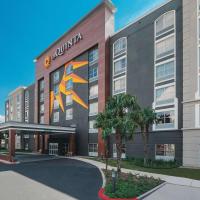 La Quinta Inn & Suites by Wyndham San Antonio Downtown，位于圣安东尼奥的酒店