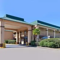 德纳姆泉贝斯特韦斯特酒店汽车旅馆,位于德纳姆斯普林斯的酒店