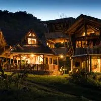 Sacha Urco Lodge -Private Cloud Forest Reserve in Mindo- Lugar remoto- 4x4 recommended，位于明多的酒店