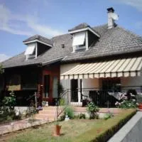 Maison avec véranda proche du centre ville，位于Rignac - Aveyron的酒店