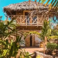 Mandala Tribe Treehouses，位于锡基霍尔的酒店