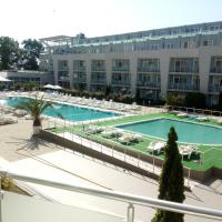 Apartments in Black Sea Star Complex，位于索佐波尔Gradina Beach的酒店