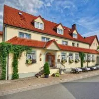 Brauereigasthof Zum Löwenbräu，位于Adelsdorf的酒店