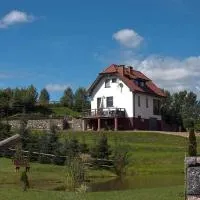 Dom nad jeziorem Blanki，位于Suryty的酒店