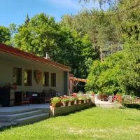 Pokoje Gościnne "Szkoła"，位于Krasnogruda的酒店