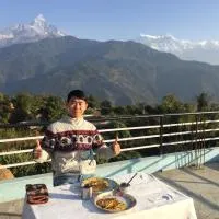 KB'S ECO MOUNTAIN VILLAGE HOME，位于Kāskī的酒店