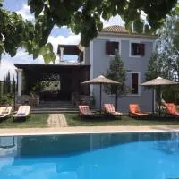 Loy Loy House，位于Koilás的酒店