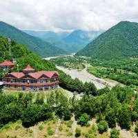 Kungut Hotel & Restaurant，位于舍基的酒店