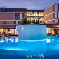 Aura Hotel Adults Only，位于巴拉顿菲赖德的酒店