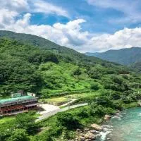 等一等度假屋，位于河东的酒店