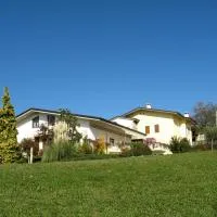 Hotel Ristorante La Rua，位于Carre的酒店