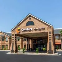 Comfort Inn & Suites Perry National Fairgrounds Area，位于佩里的酒店