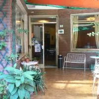 内拉酒店，位于因佩里亚的酒店