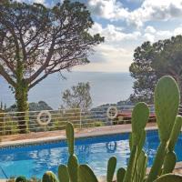 Gorgeous Home In Blanes，位于布拉内斯的酒店