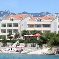 Pension Villa Rosa,位于利缇纳的酒店