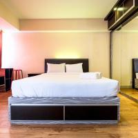 Minimalist Studio Apartment at H Residence By Travelio，位于雅加达哈利姆·珀达纳库苏马机场 - HLP附近的酒店