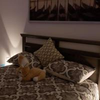 Farhad's B&B，位于阿伯茨福德阿伯兹福德机场 - YXX附近的酒店