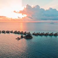 Angsana Velavaru In-Ocean Villas - Enjoy 2 pax 50 percent off seaplane and for 4 nights and above, Book Stay period from18 June to 30 Sep 2025，位于妮兰朵南环礁Dhaalu Airport - DDD附近的酒店