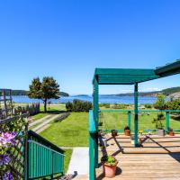 The Beach House on Lopez Island，位于LopezLopez Island Airport - LPS附近的酒店