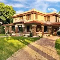 The Lancaster Manor Bed and Breakfast，位于盖恩斯维尔的酒店