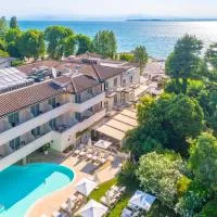 Villa Rosa Hotel Desenzano，位于代森扎诺-德尔加达的酒店