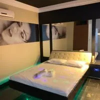 IBIZA GOLDEN MOTEL，位于弗朗卡的酒店