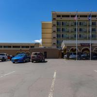 Clarion Hotel Convention Center，位于迈诺特Minot International - MOT附近的酒店