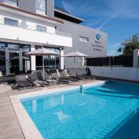 Villa Caparica Hostel，位于卡帕里卡海岸的酒店