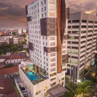 CROWN PRINCE Hotel Surabaya Managed by Midtown Indonesia，位于泗水Genteng的酒店