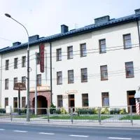 Hotel Bida z Nędzą，位于马佐夫舍地区奥扎鲁夫的酒店