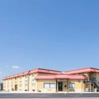 克林顿速8酒店，位于克林顿的酒店