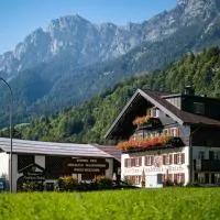 瓦尔西露营酒店，位于巴拉兹的酒店