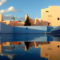 La Muralla Roja，位于卡尔佩Cala Manzanera的酒店