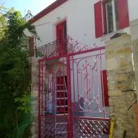 Epavli Sofia' s two Apartments in Horto, 30m from the sea，位于寇特的酒店