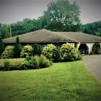 WINNIE'S BED & BREAKFAST，位于Lawrenceburg的酒店