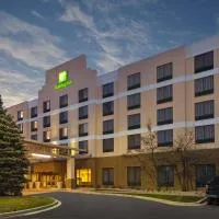 Holiday Inn & Suites Bolingbrook by IHG，位于波林布鲁克的酒店