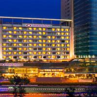 艾哈迈达巴德城中心皇冠假日酒店，位于艾哈迈达巴德SG Highway的酒店